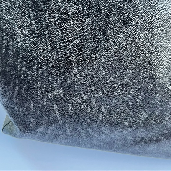 MICHAEL KORS JET SET SIGNATURE LARGE TOTE SAFFIANO LEATHER EUC - Picture 9 of 12